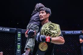 NBA-湖人力克灰熊 詹姆斯上篮