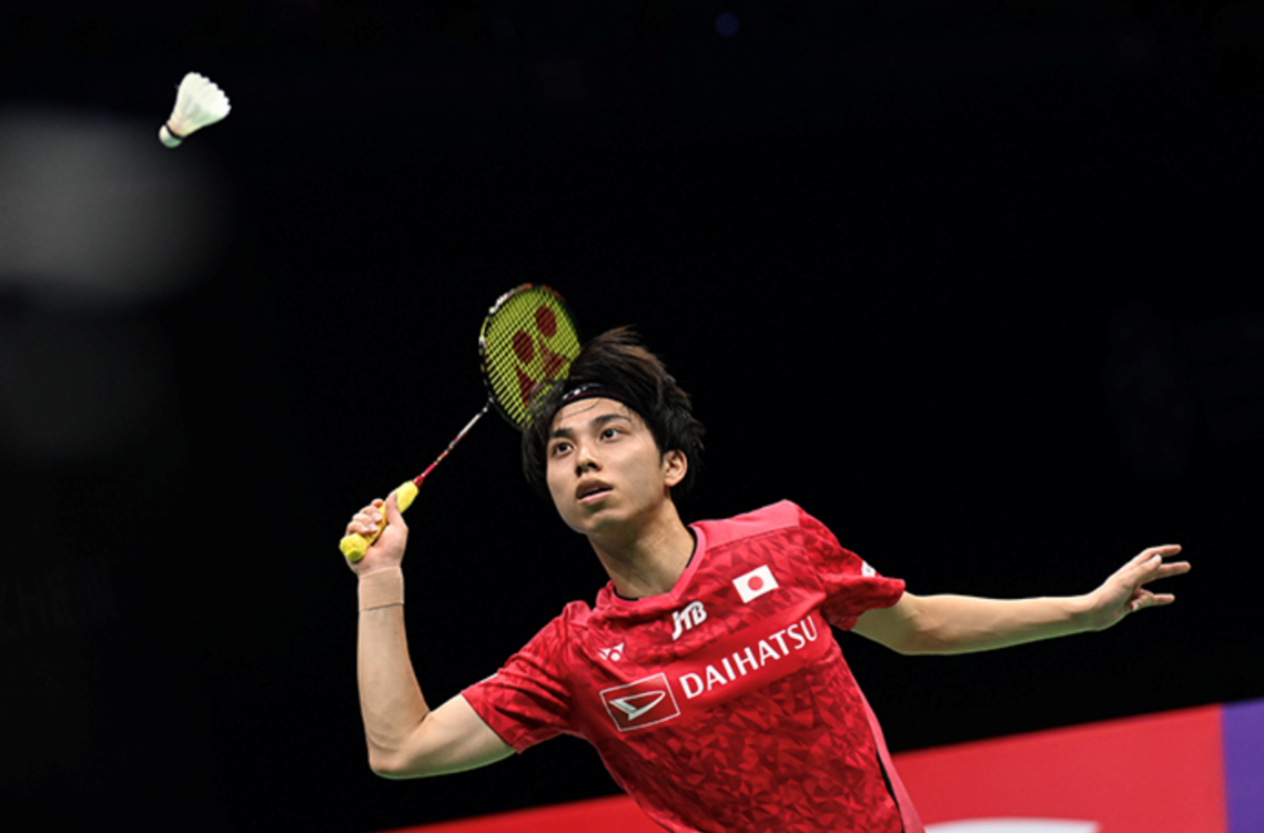 他的双眼依 他的双眼依